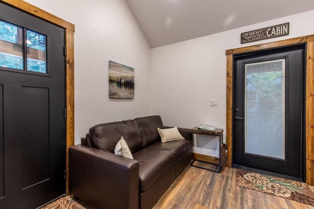 ליבנוורת' Tall Pines A Cozy 1 Bedroom Tiny Cabin מראה חיצוני תמונה